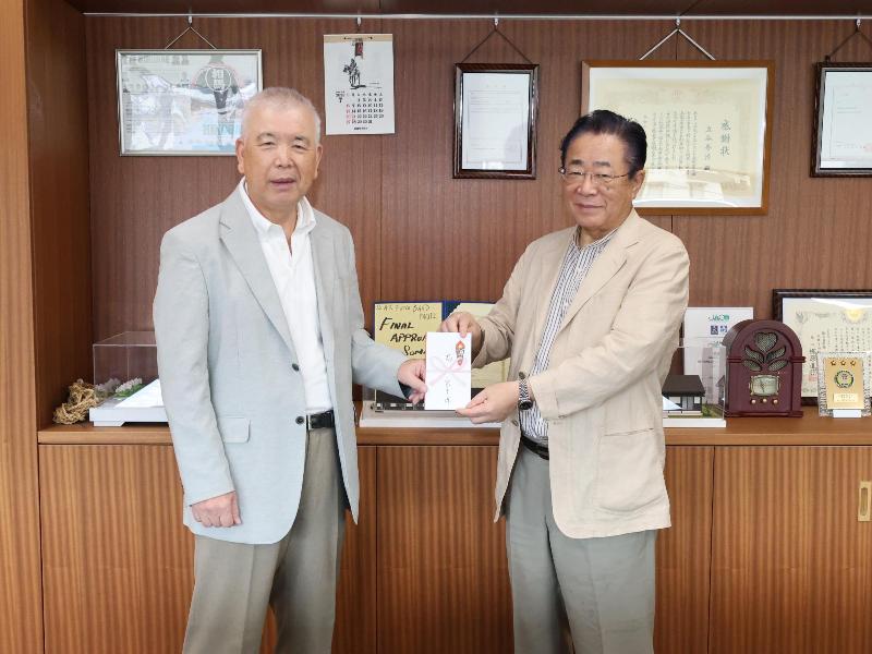 寄付の様子