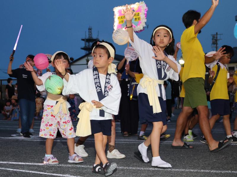 盆踊り会場の様子