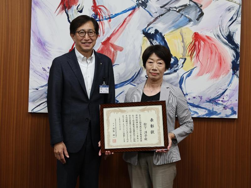 受賞報告の様子