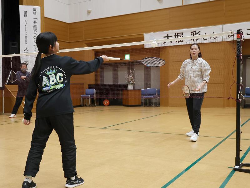 バドミントン体験の様子