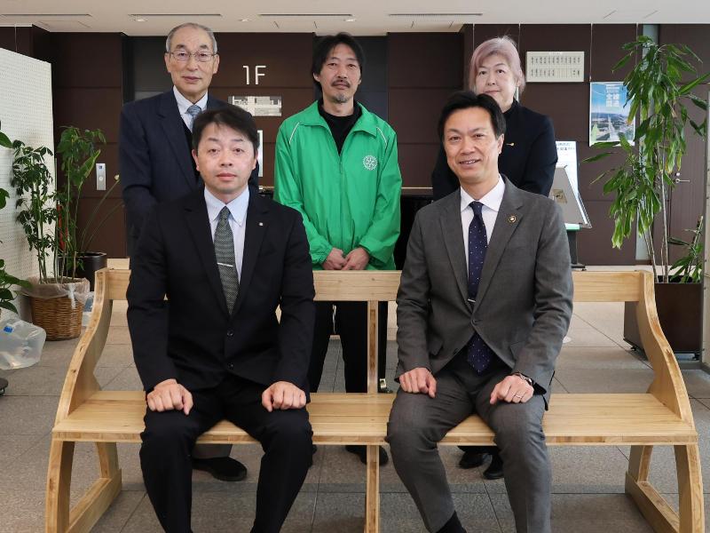 寄贈されたベンチ