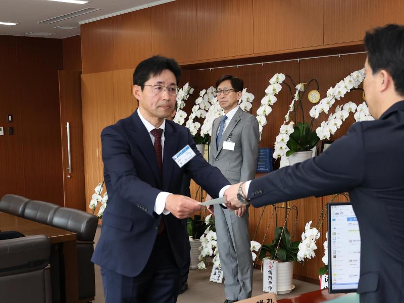 副市長辞令交付式の様子