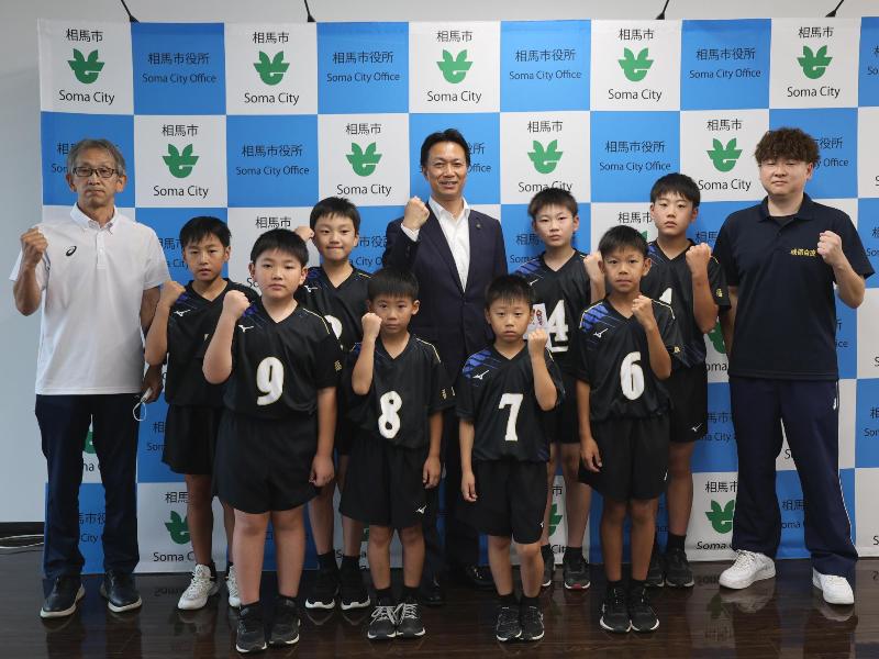 スポーツ大会出場報告の様子
