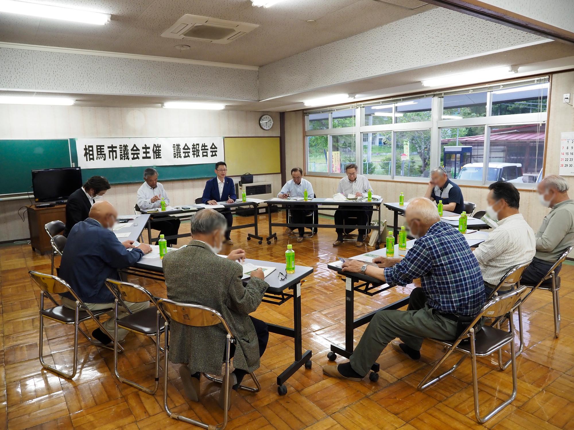 第7回議会報告会の様子（玉野公民館）