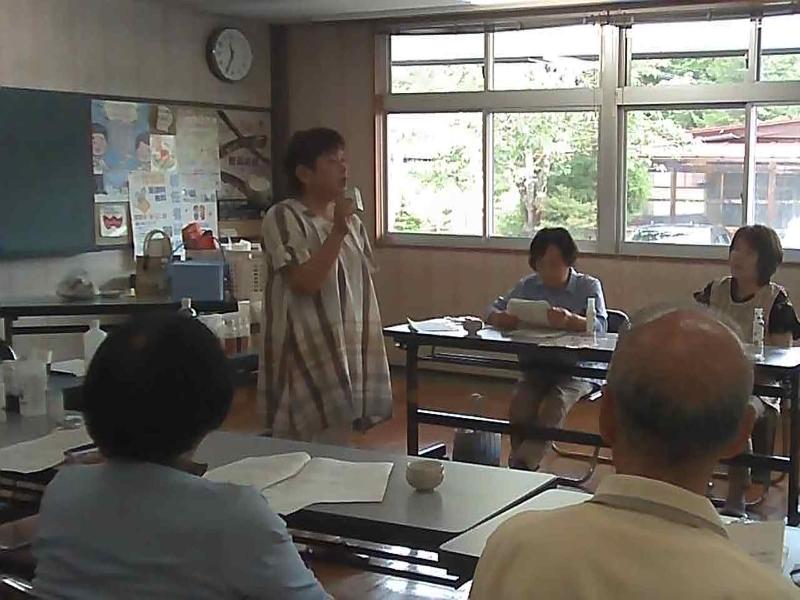 作り方を説明する講師の様子