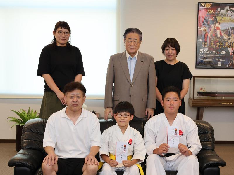 奨励金交付式の様子