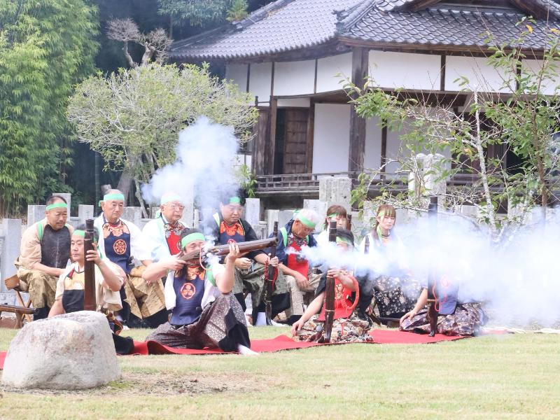 相馬中村藩古式炮術演武の様子