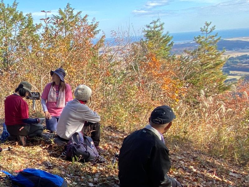 塩手山山頂の様子