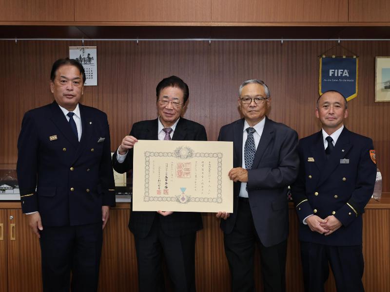 受章報告の様子