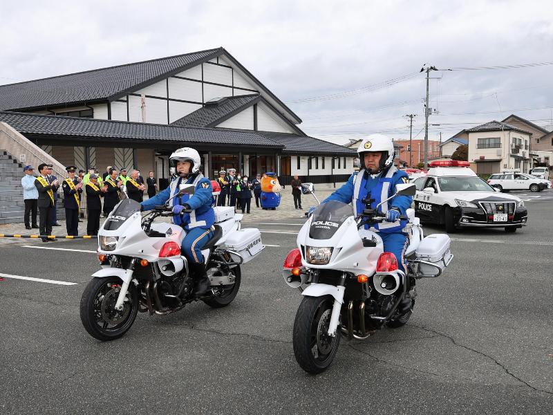 交通安全パレードの様子