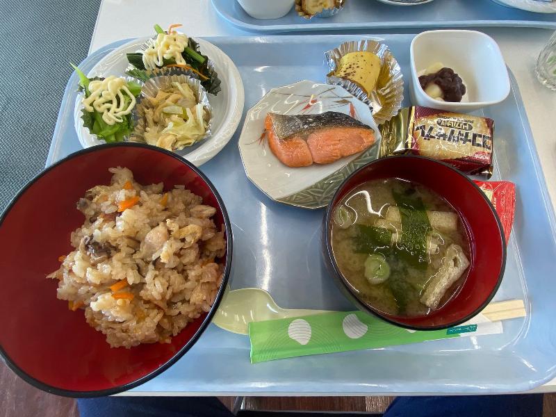振る舞われた食事