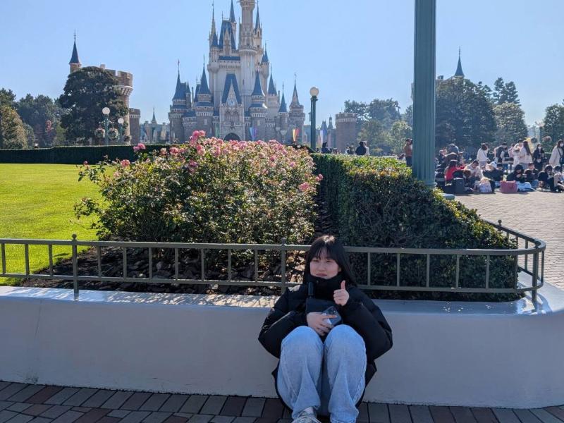 趣味の旅行を楽しむ岩崎さん